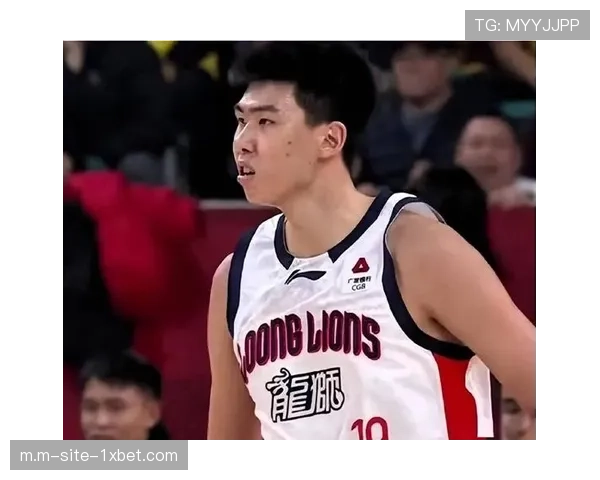 徐昕护框效率联盟顶级 防守正负值数据亮眼 徐昕护框效率联盟顶级 防守正负值数据亮眼